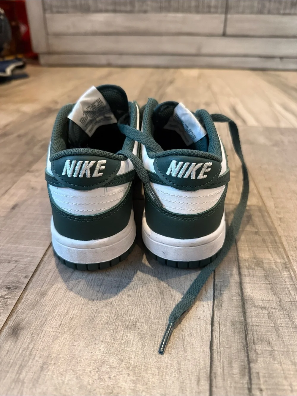 Nike Kids Low-Top Sneakers in Dark Green and White
